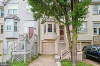 Building Photo - 104 Frazer Dr