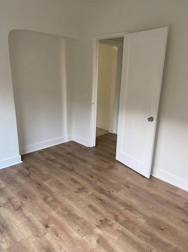 Building Photo - 4525 Avocado St