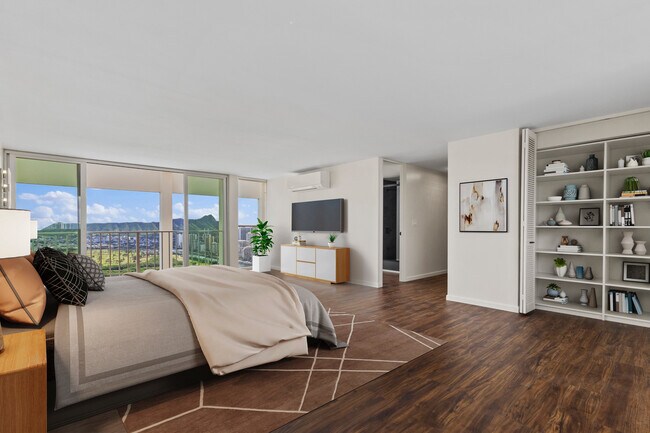 Building Photo - 555 University Ave