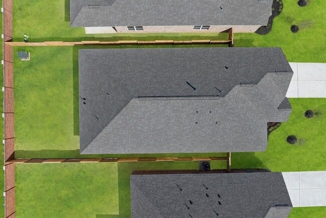 Building Photo - 3020 Myrtle Sunset Dr