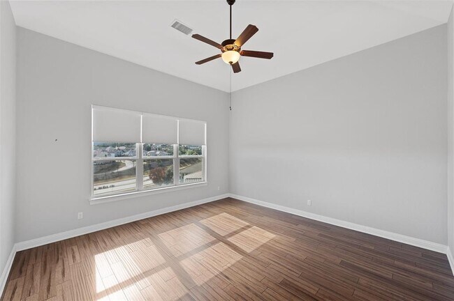 Building Photo - 203 Serene Hilltop Cir
