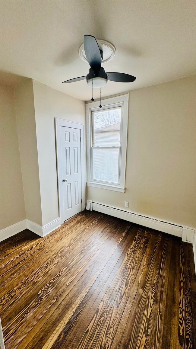 Building Photo - 682 Summit Ave