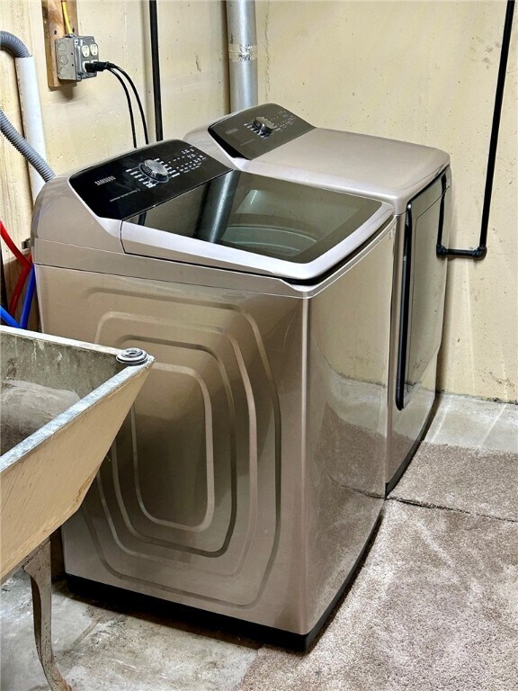 Building Photo - 406 Sharr Ave