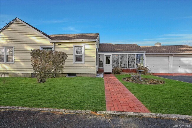 Building Photo - 425 Old Shipyard Ln