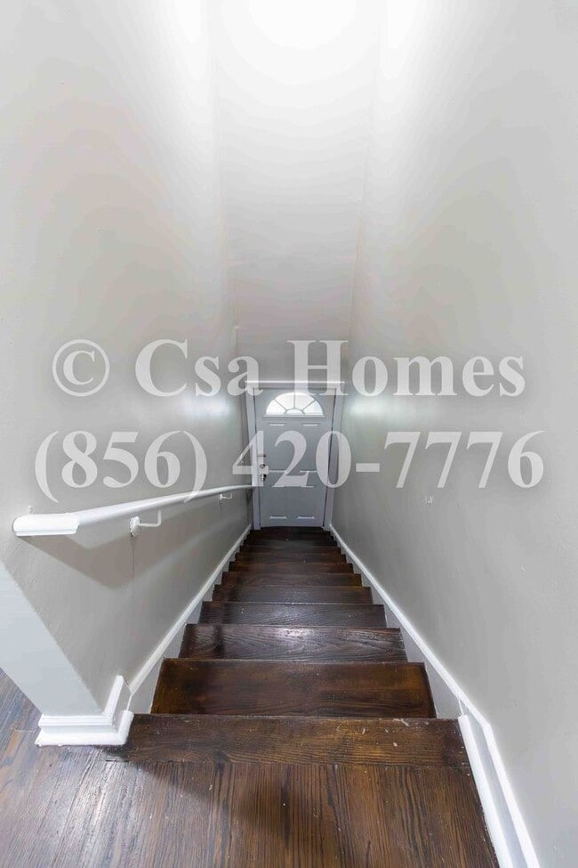 Building Photo - 1562 Bradley Ave