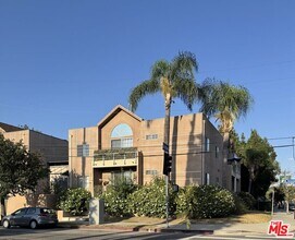 Building Photo - 5620 Yolanda Ave