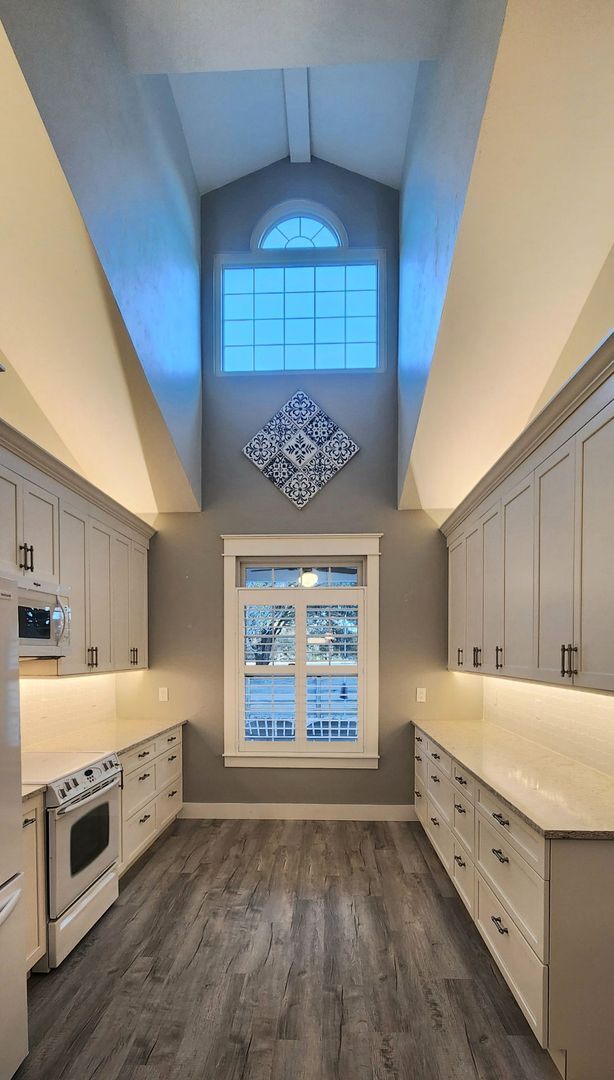 Building Photo - Beautifully updated 3-bedroom, 2.5-bath home in a picturesque country setting