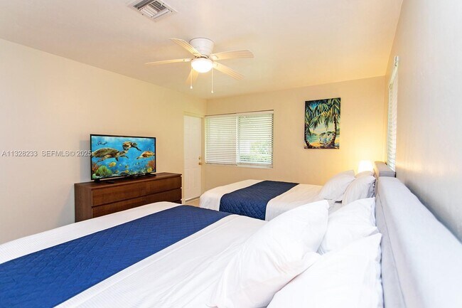 Building Photo - 809 S 17th Ave