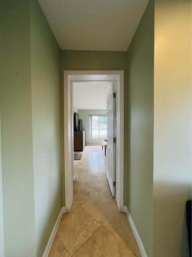 Building Photo - 7834 Edgewater Dr