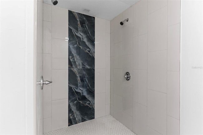 Building Photo - 16727 SE 91st St