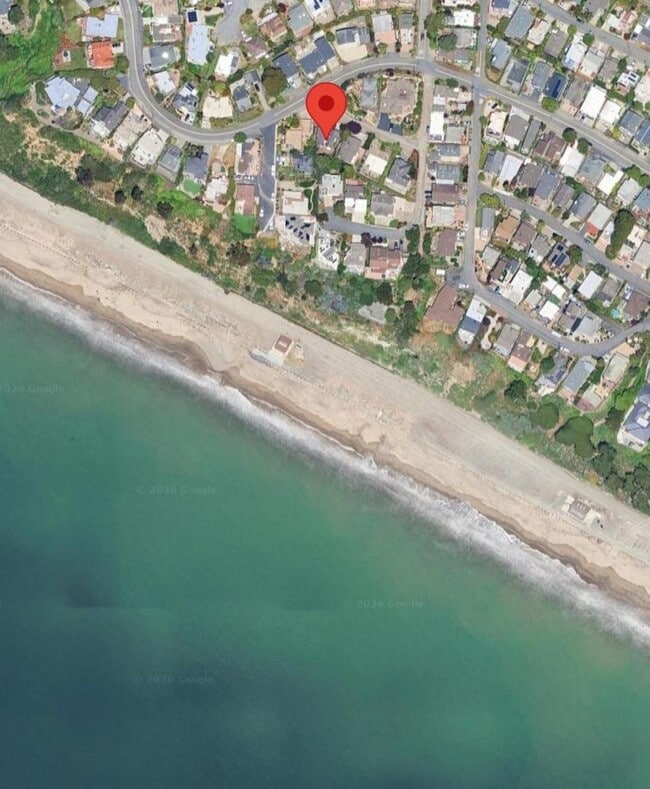 Building Photo - Spacious and Bright 3BR 2BA Seacliff Home - Close to the Beach!