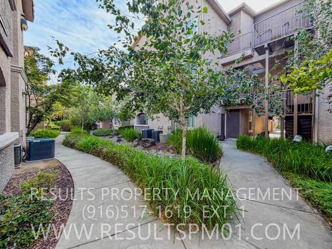 Building Photo - Spacious One Bedroom located in the Villas at Diamond Creek