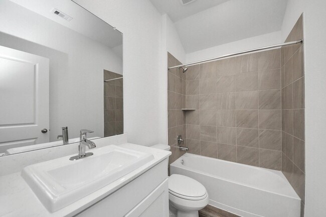 Building Photo - 6003 Bella Breeze Dr