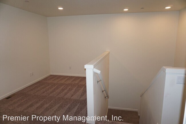 Building Photo - 3 br, 2.5 bath House - 11404 NE 127th Ct