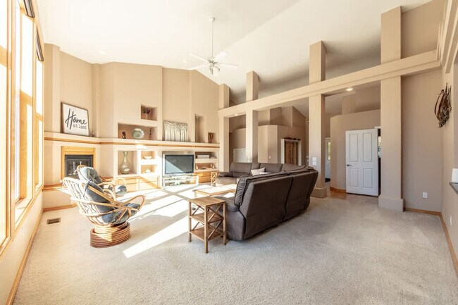 Building Photo - 3228 E Fernan Terrace Dr