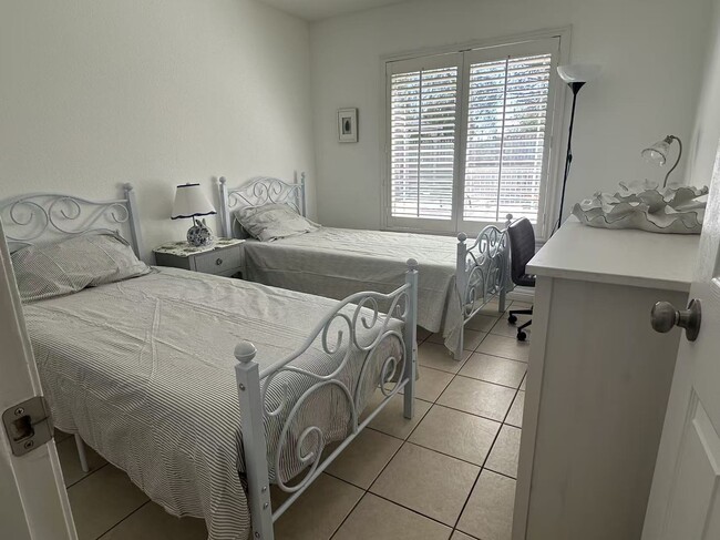 Building Photo - 13422 Parkview Ter