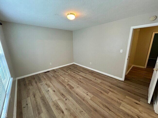 Building Photo - 3039 Armory Dr