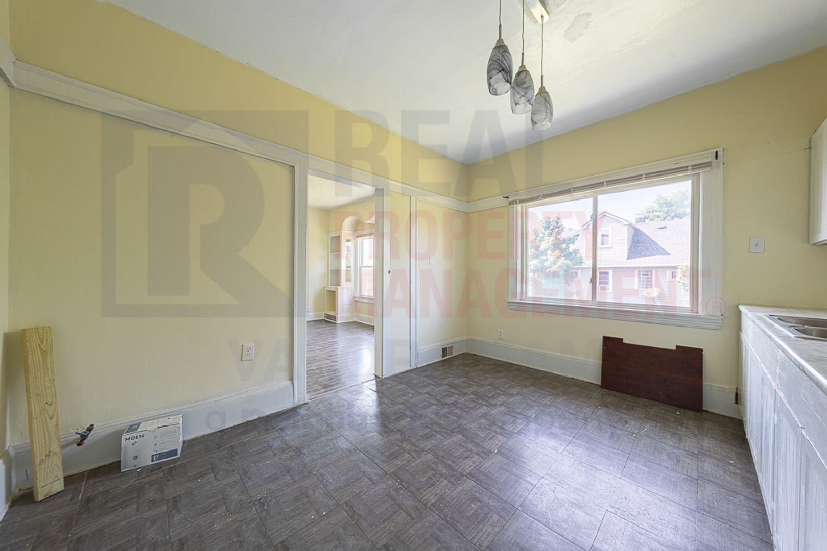 Building Photo - 3633 E 153rd St