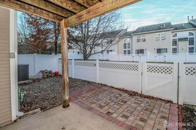 Building Photo - 364 Ellen Ln