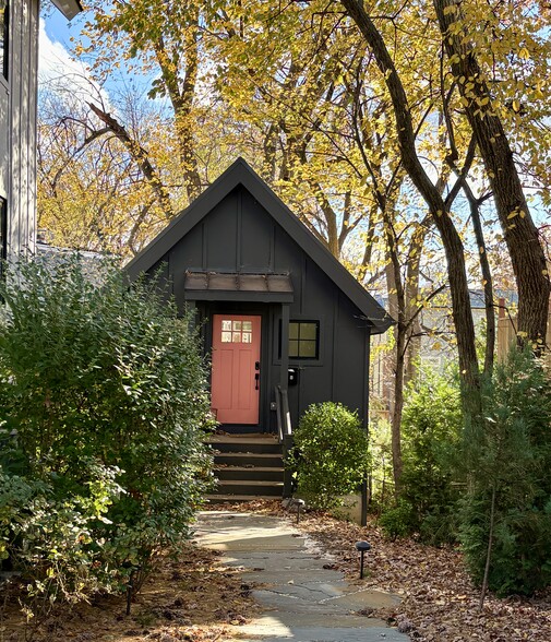 Primary Photo - 1265 Hamlin St NE