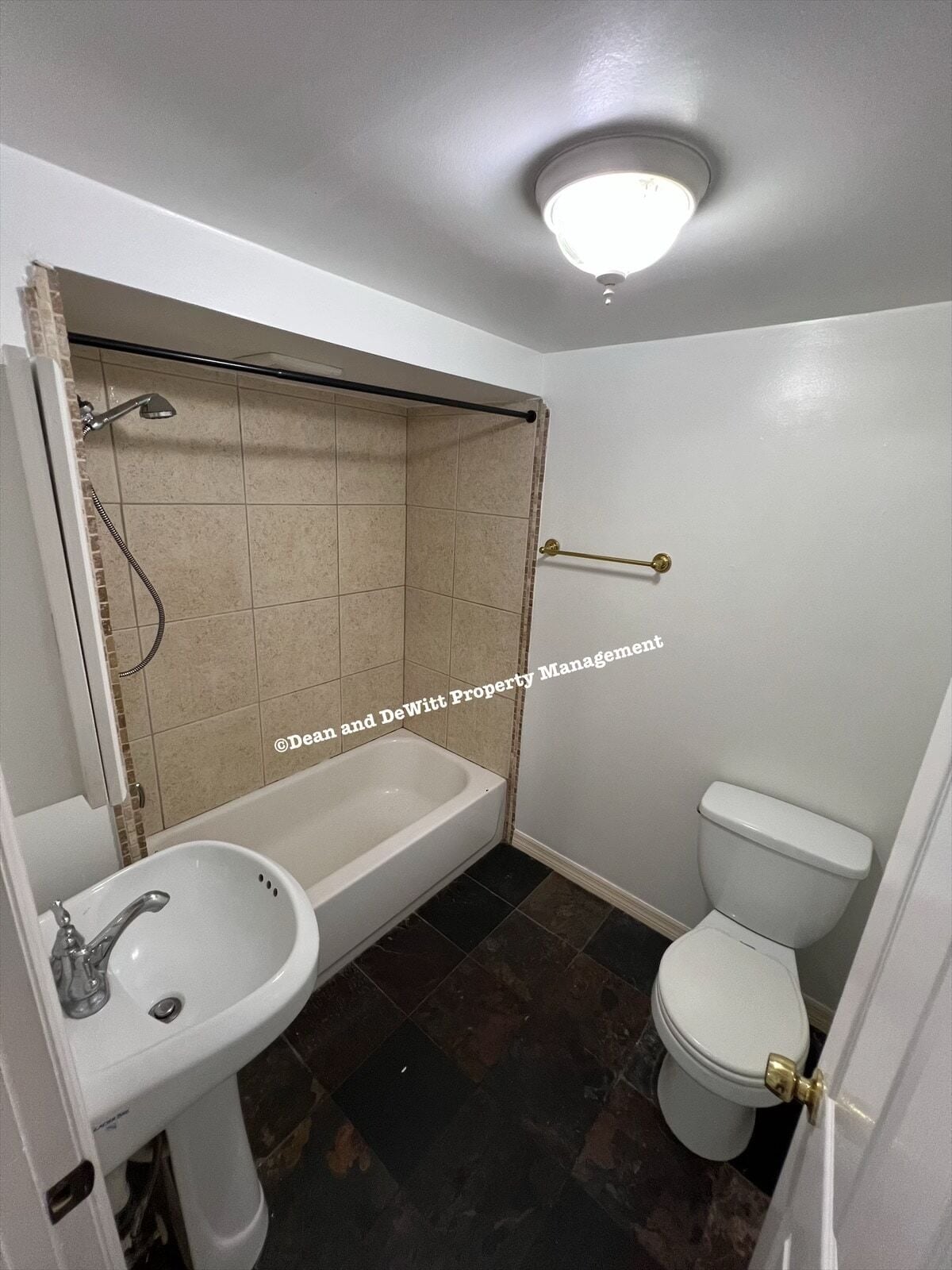 Building Photo - 1 Bed/1 Bath - Unit 2
