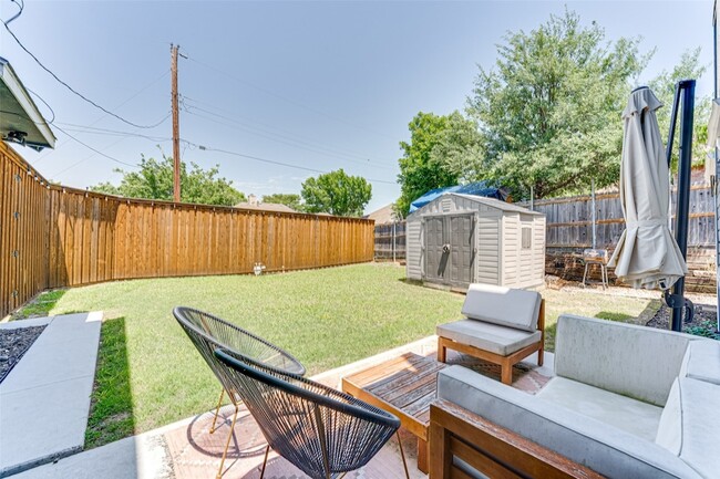 Building Photo - 6801 Alissa Dr