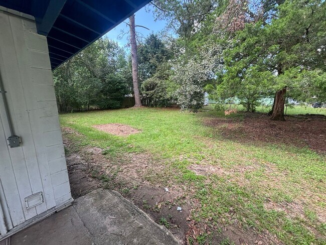 Building Photo - Single Family House in great location 3 Be...