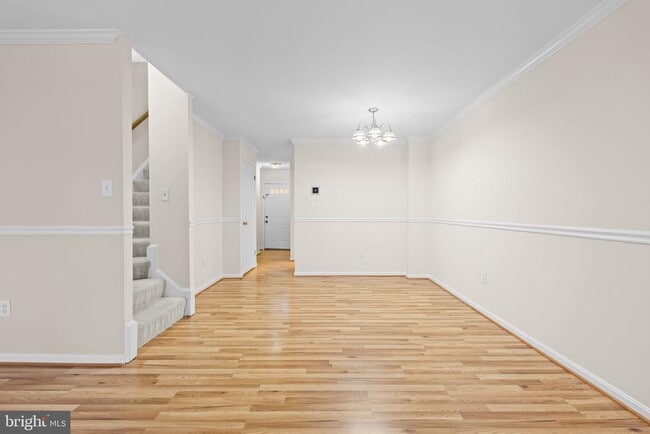 Building Photo - 786 N Vermont St