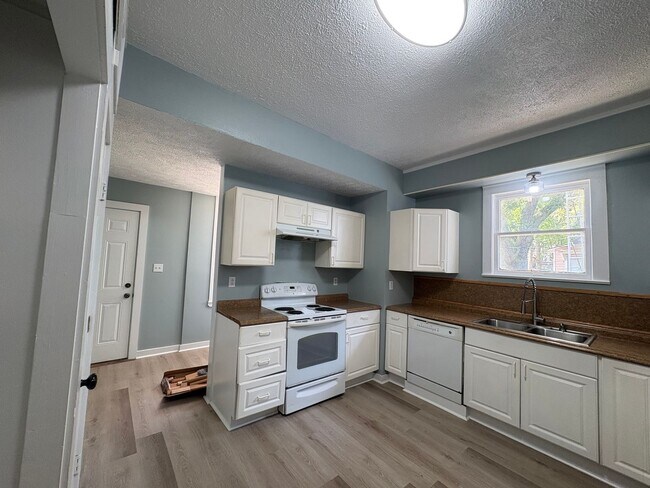Building Photo - 511 Kirby Pl