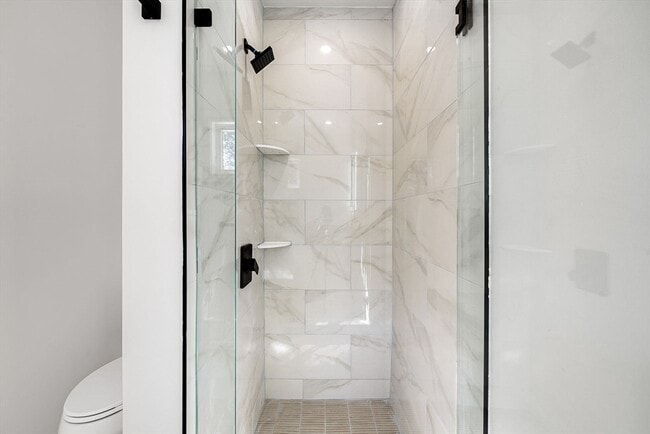 Building Photo - 53 Dustin St