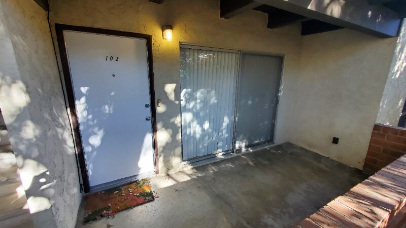 Building Photo - 2213 Voorhees Ave