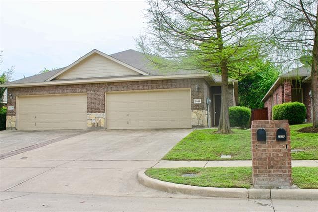 Primary Photo - 2410 Ravenwood Ct