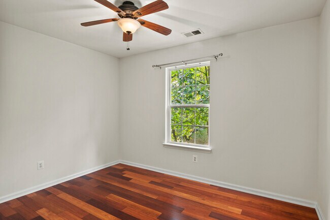 Building Photo - 144 Midland Rd