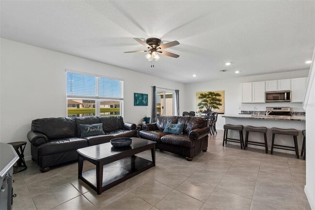 Building Photo - 3406 Grassy Knl