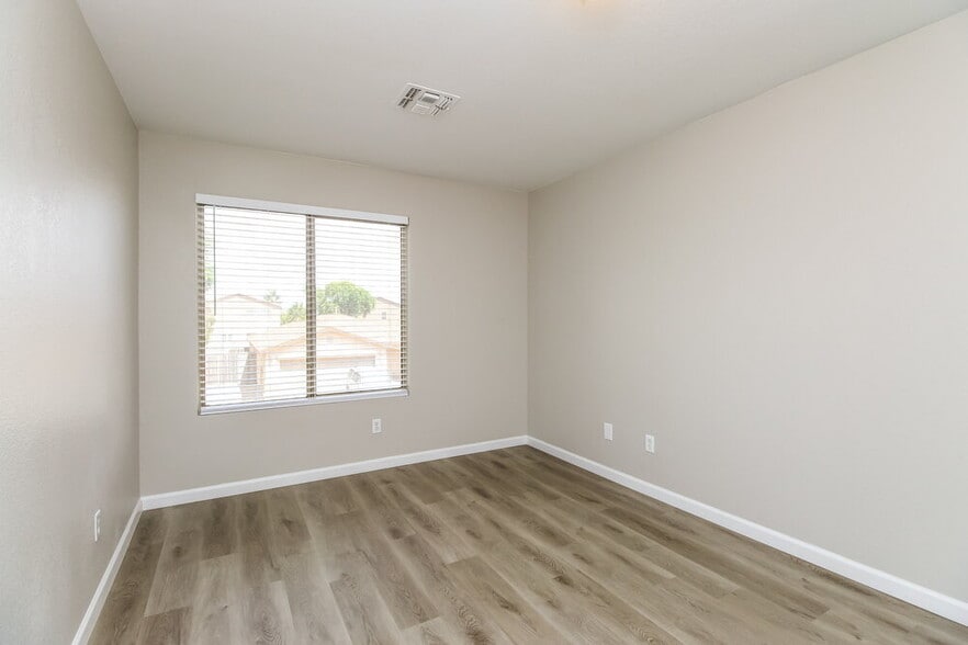 Building Photo - 1149 E Denim Trail