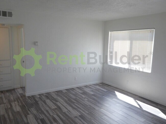 Building Photo - 3426 Smith Ave SE