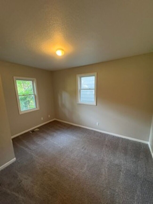 Building Photo - 4 bedroom single family home in Peoria for Rent