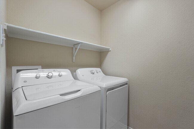 Building Photo - 2509 Saddlehorn Dr