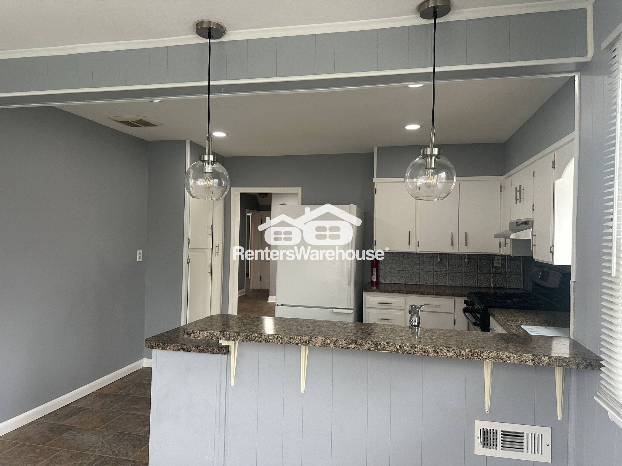 Building Photo - 3026 Lavender Ave