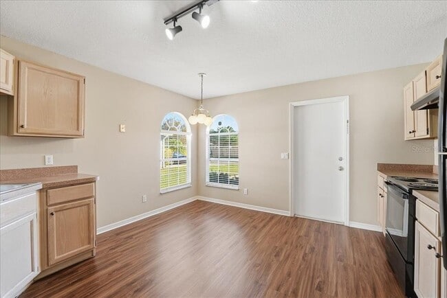 Building Photo - 938 River Wind Ave