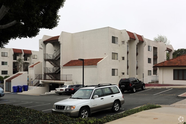 Building Photo - Regency Villas