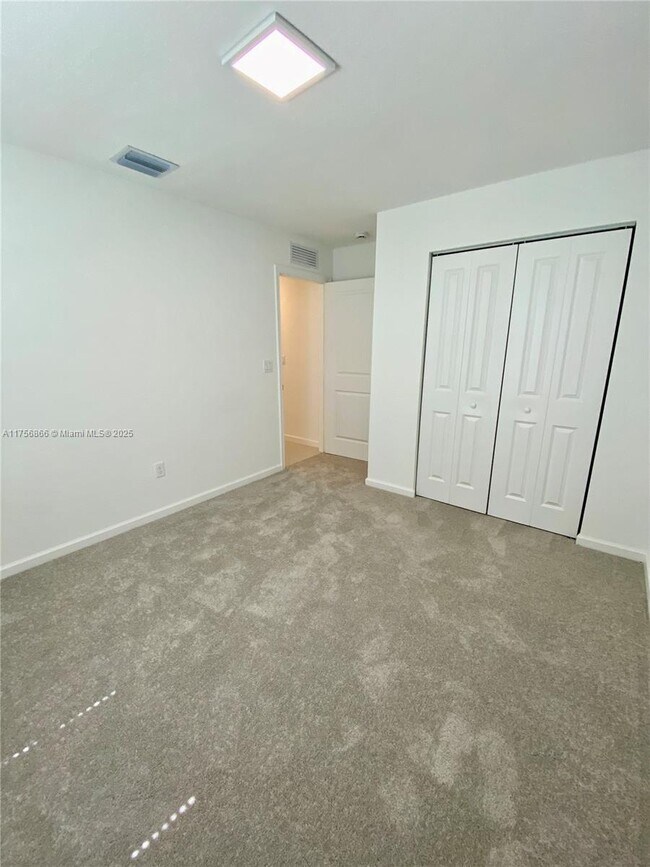 Building Photo - 5971 Pickering Dr