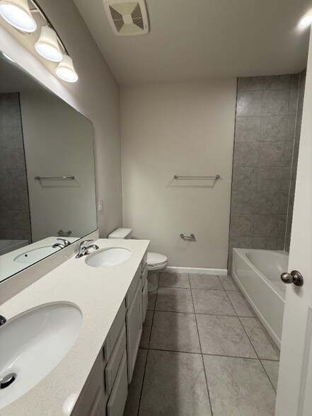 Building Photo - 334 Winter Bliss Ln