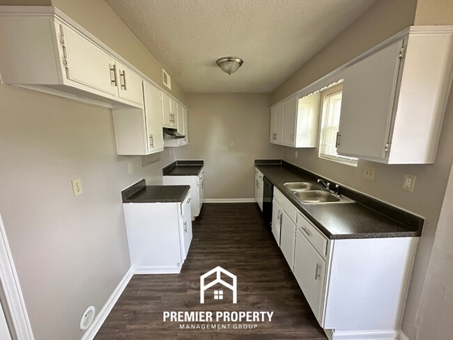 Building Photo - Quiet 3BR/2BA Cove in 38141 | Vaulted Ceilings, Fireplace & 2-Car Garage