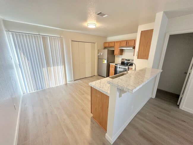 Building Photo - NEW IN MANAGEMENT - RENOVATED UNIT