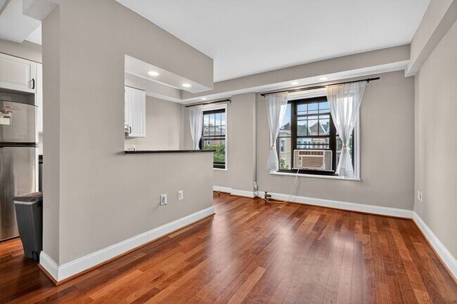 Building Photo - 2100 19th St NW