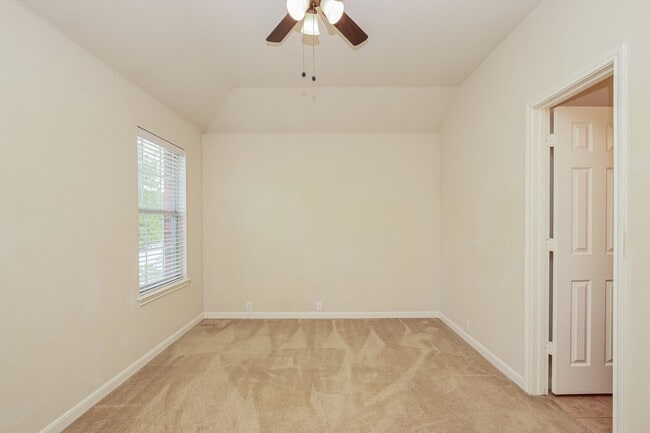 Building Photo - Immaculate Cedar Park home