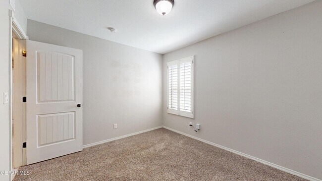 Building Photo - 13648 Samlesbury Ave