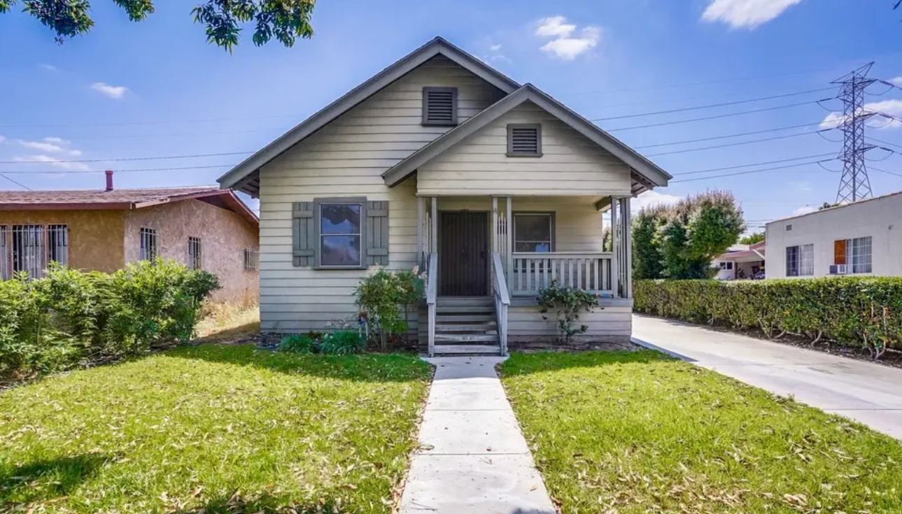 Building Photo - 6826 Hollenbeck St