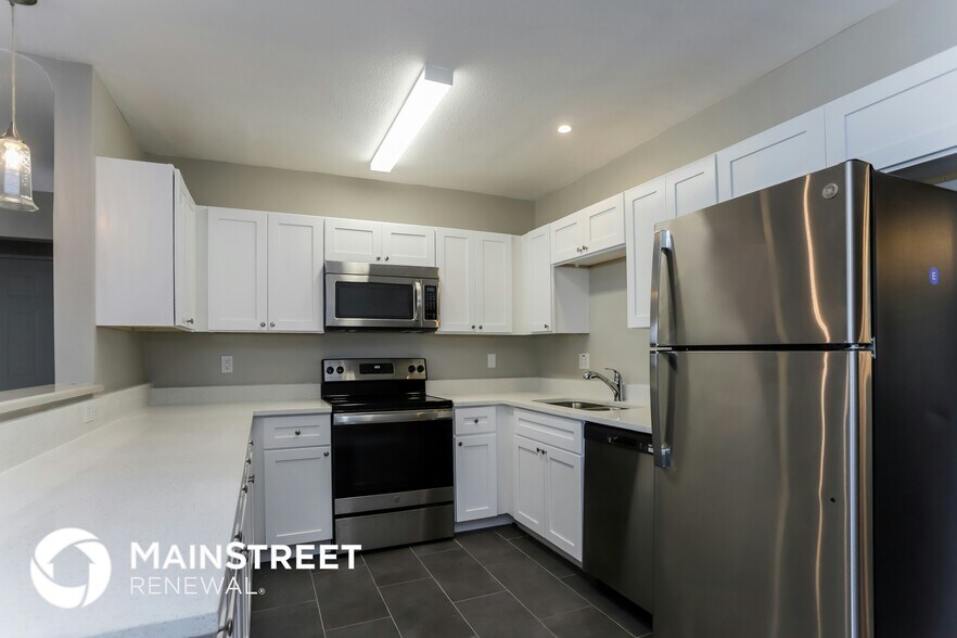 Building Photo - 8464 Hollyhock Ave